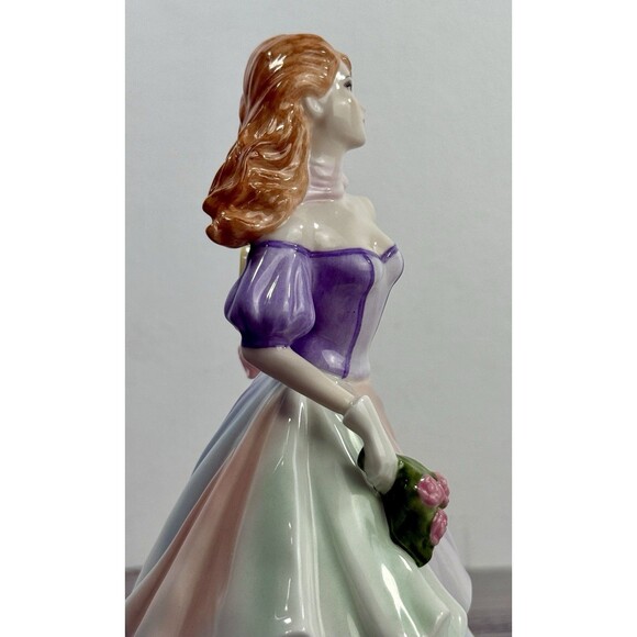 Coalport Sentiments "Picked Especially for You" Bone China Lady Figurine 2005 - Picture 17 of 17